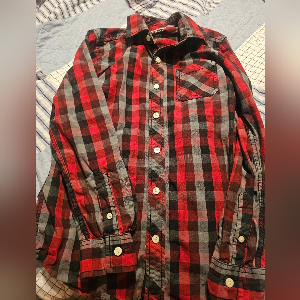 Arizona Kids long sleeved button-down medium